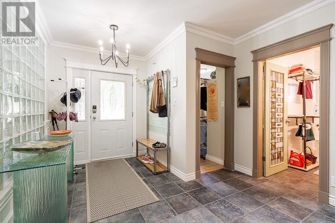 Photo 6 of 5823 Highfield Drive, Burnaby BC