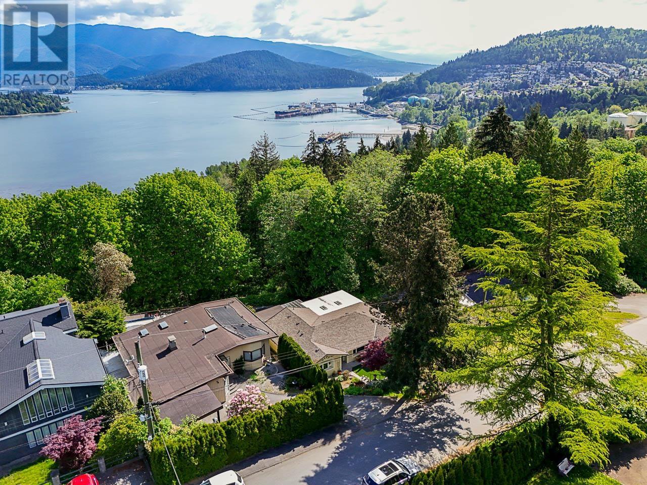 Photo 32 of 5823 Highfield Drive, Burnaby BC