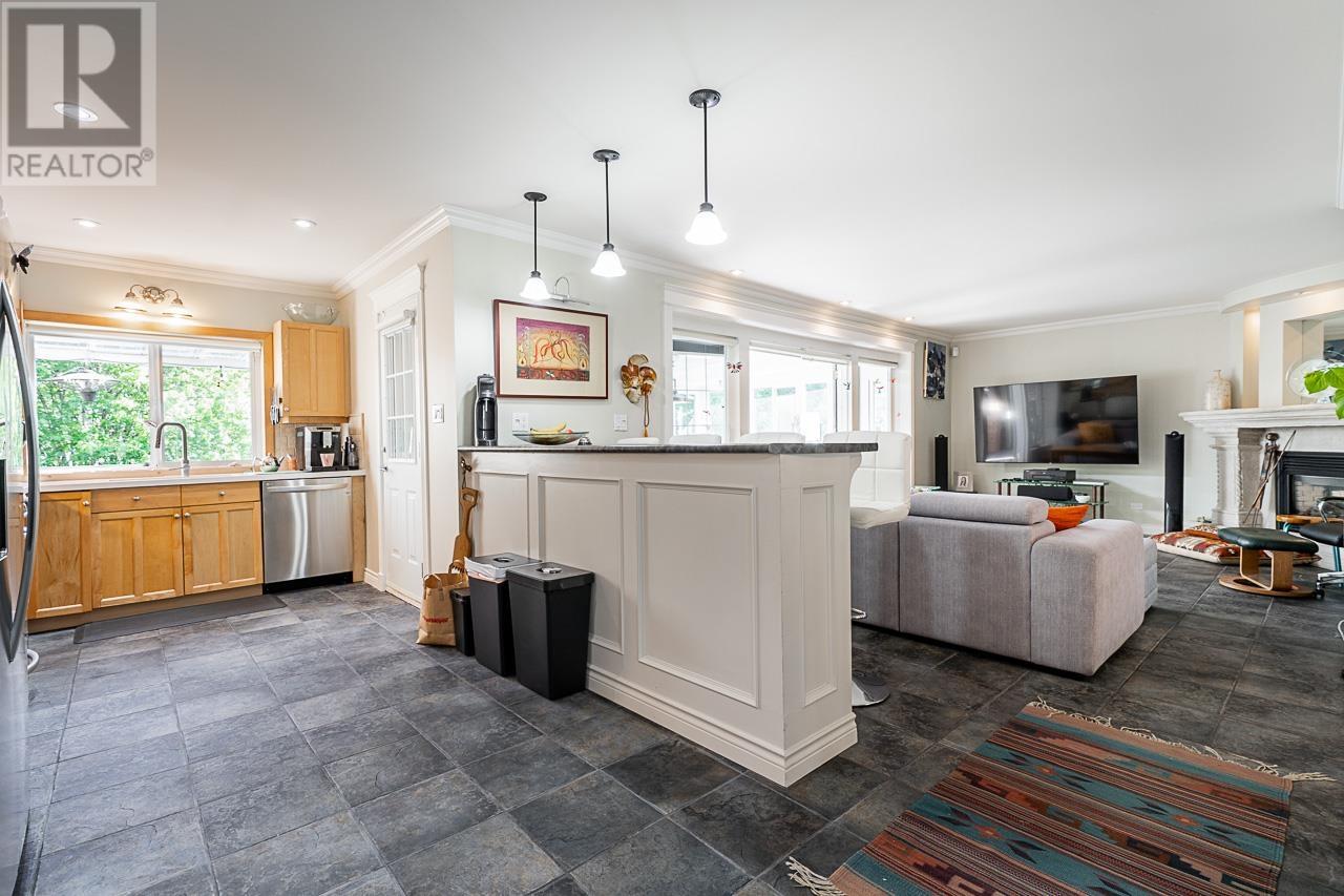 Photo 10 of 5823 Highfield Drive, Burnaby BC
