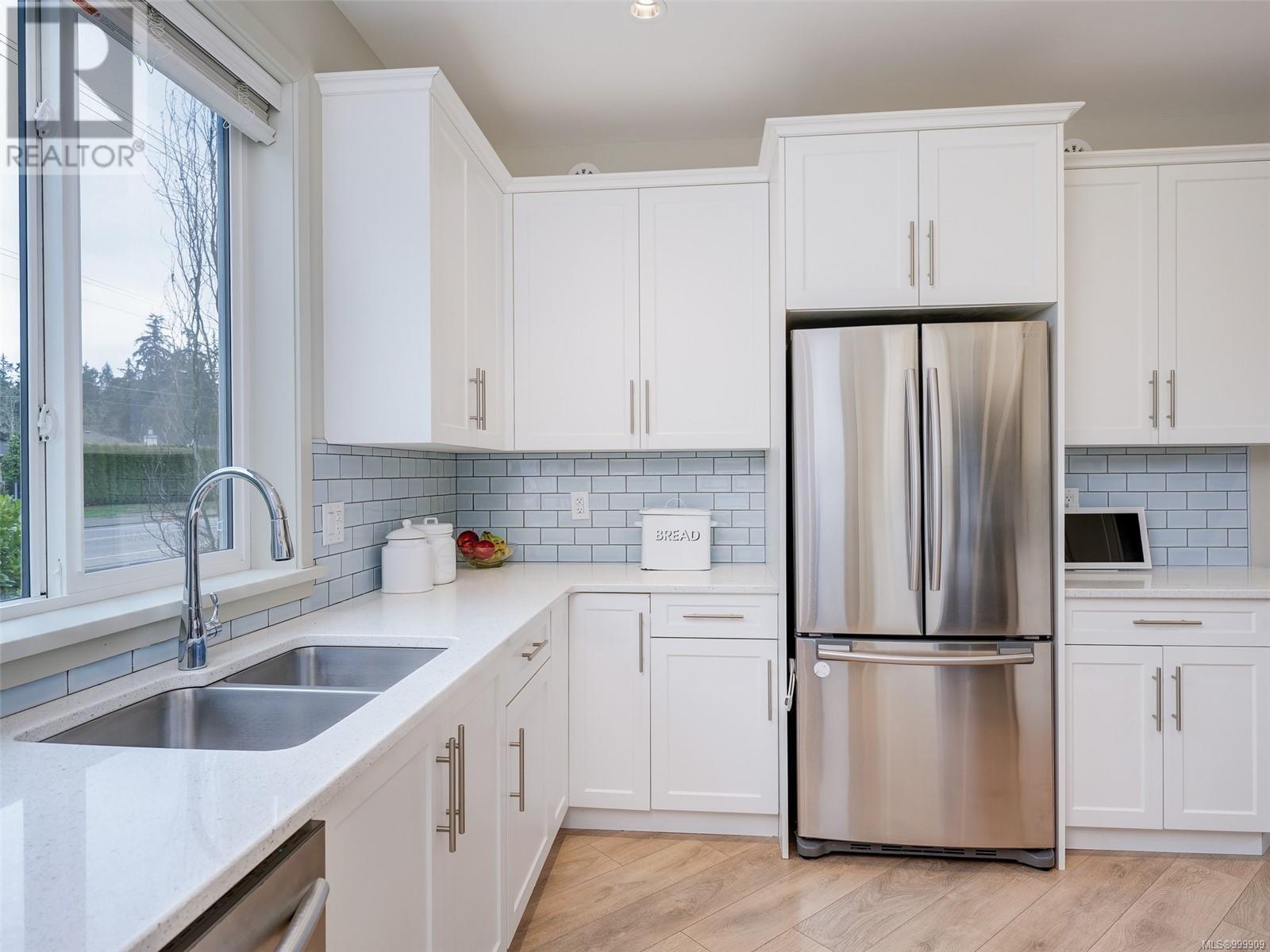 7024 Wallace Drive, Central Saanich