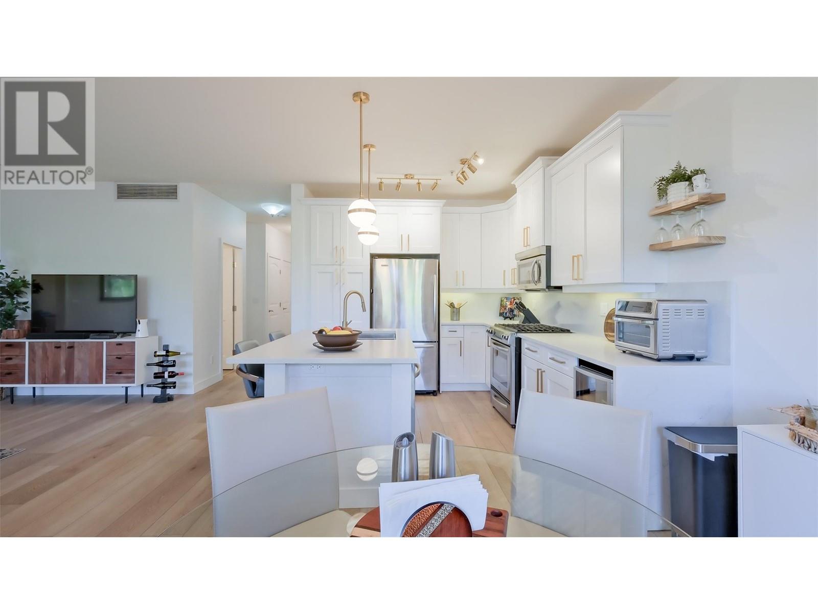 #2102 4042 PRITCHARD DRIVE - Image 10