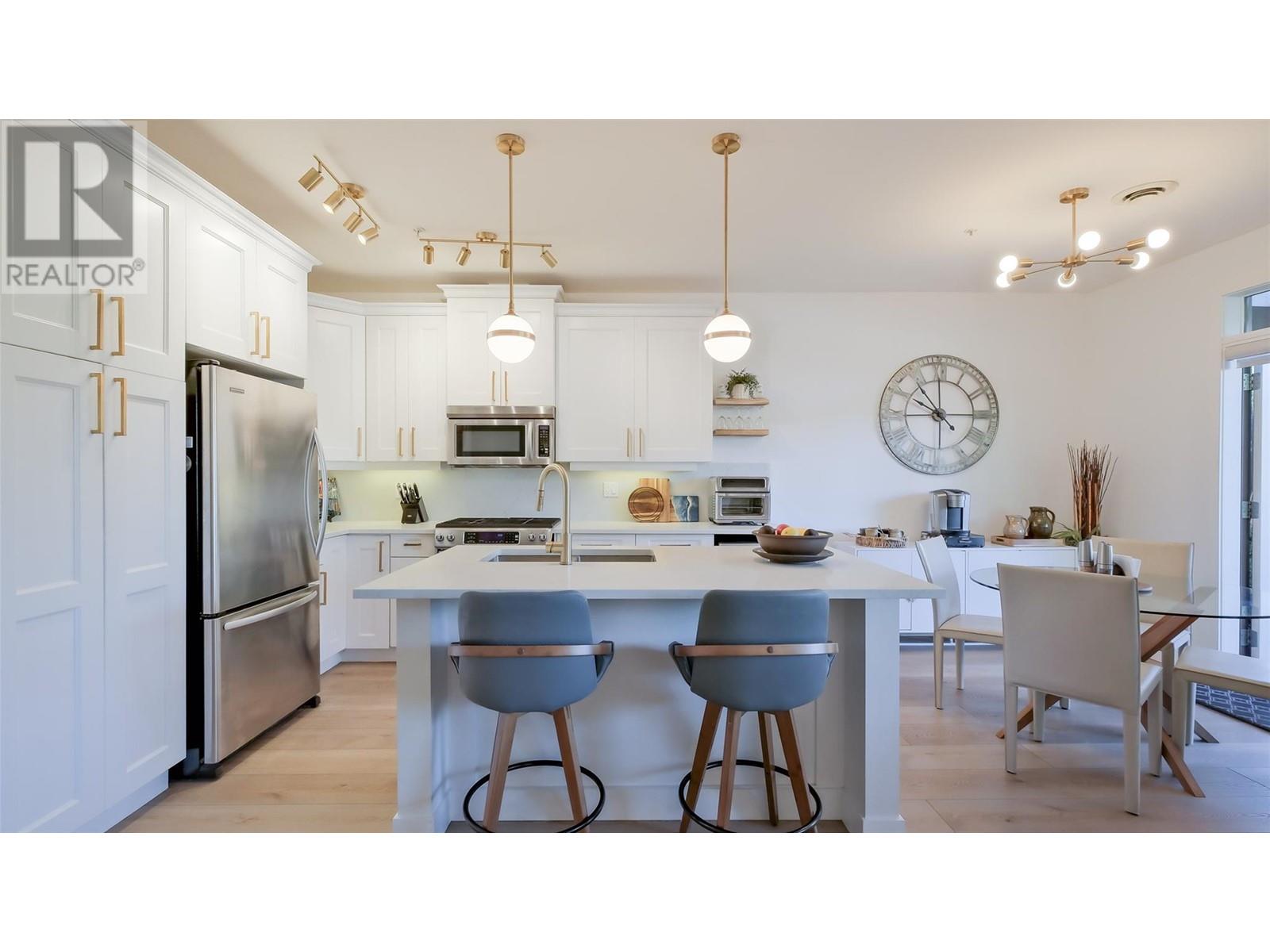 #2102 4042 PRITCHARD DRIVE - Image 16