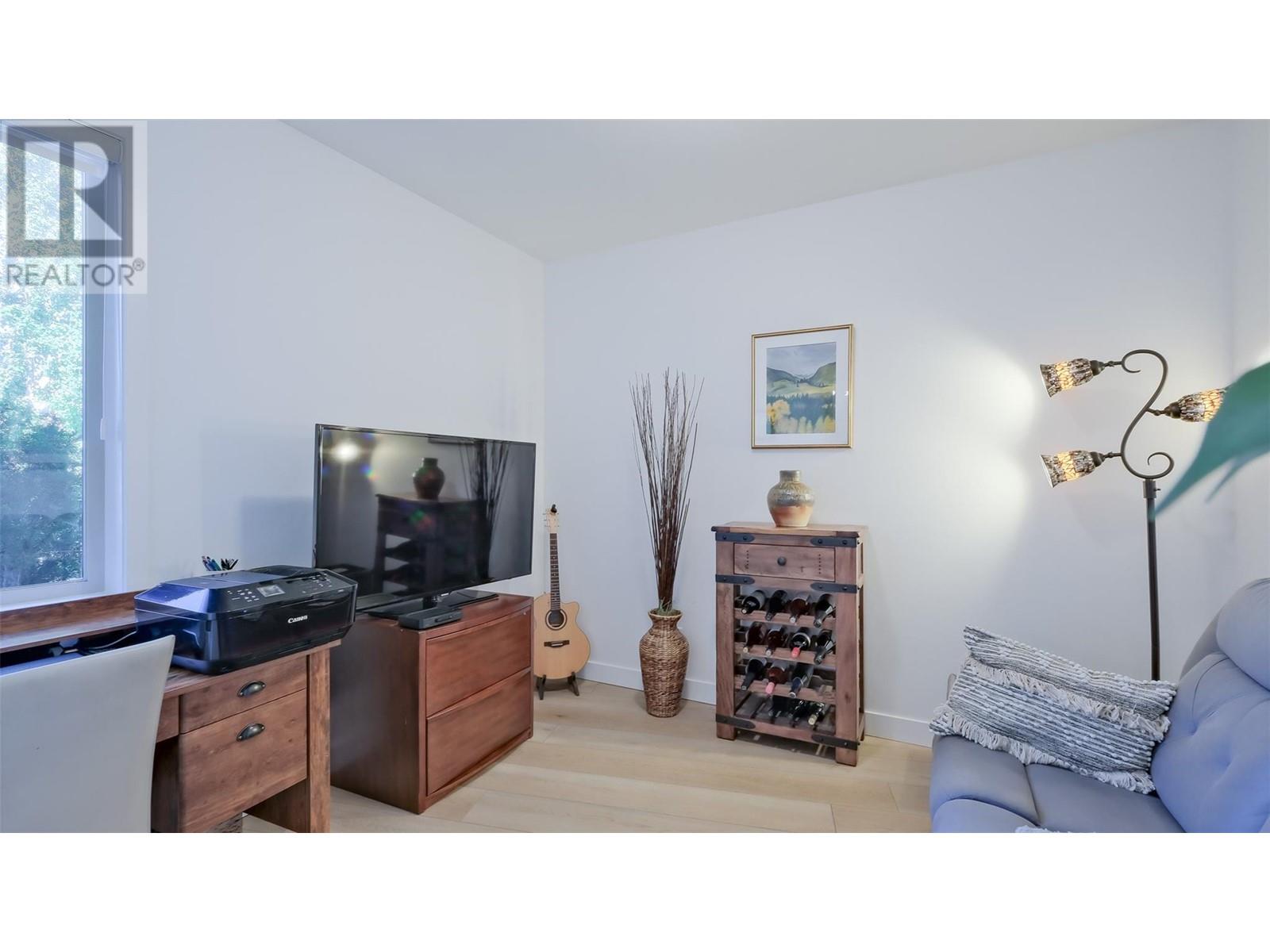 #2102 4042 PRITCHARD DRIVE - Image 18