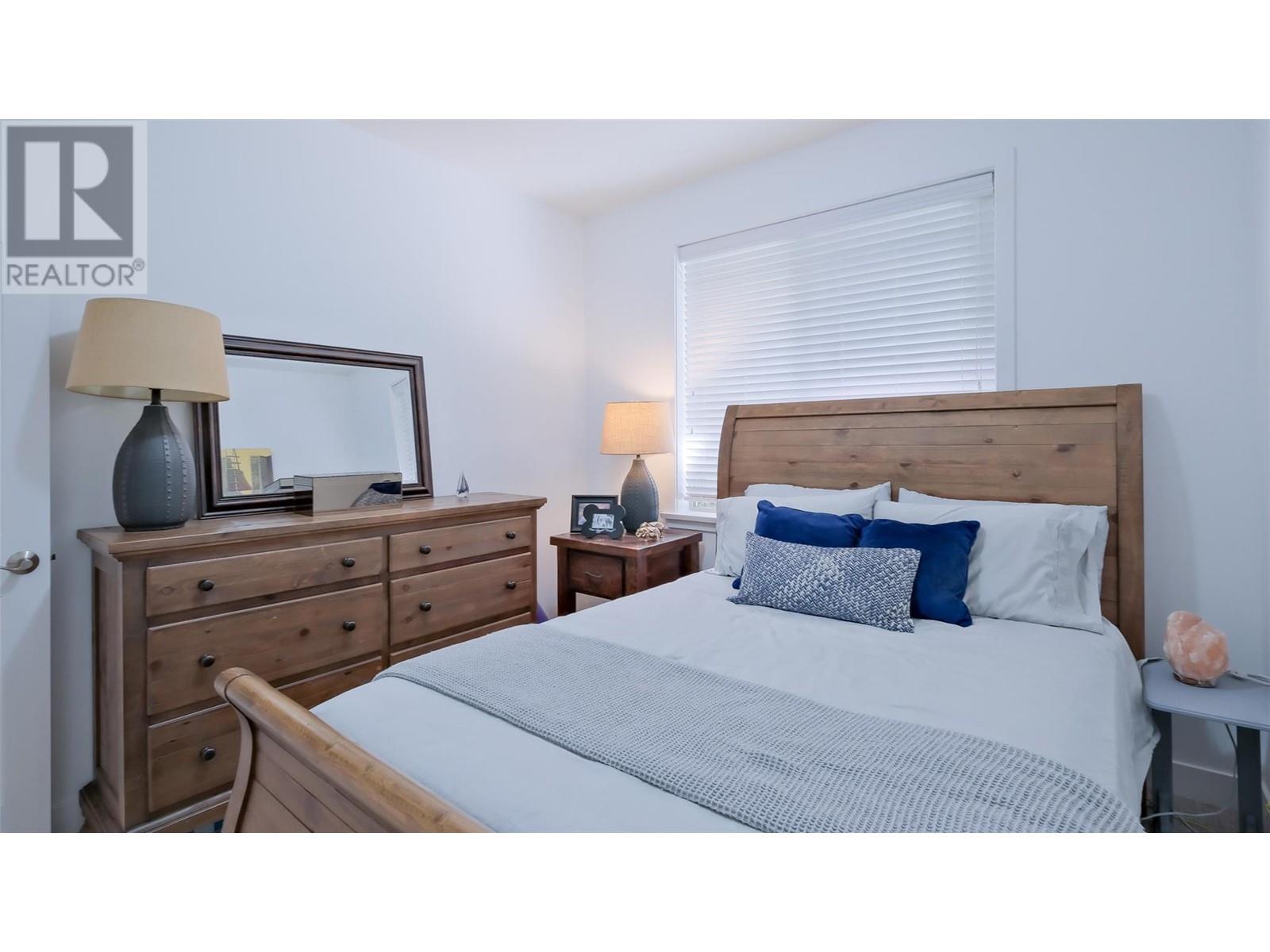 #2102 4042 PRITCHARD DRIVE - Image 23