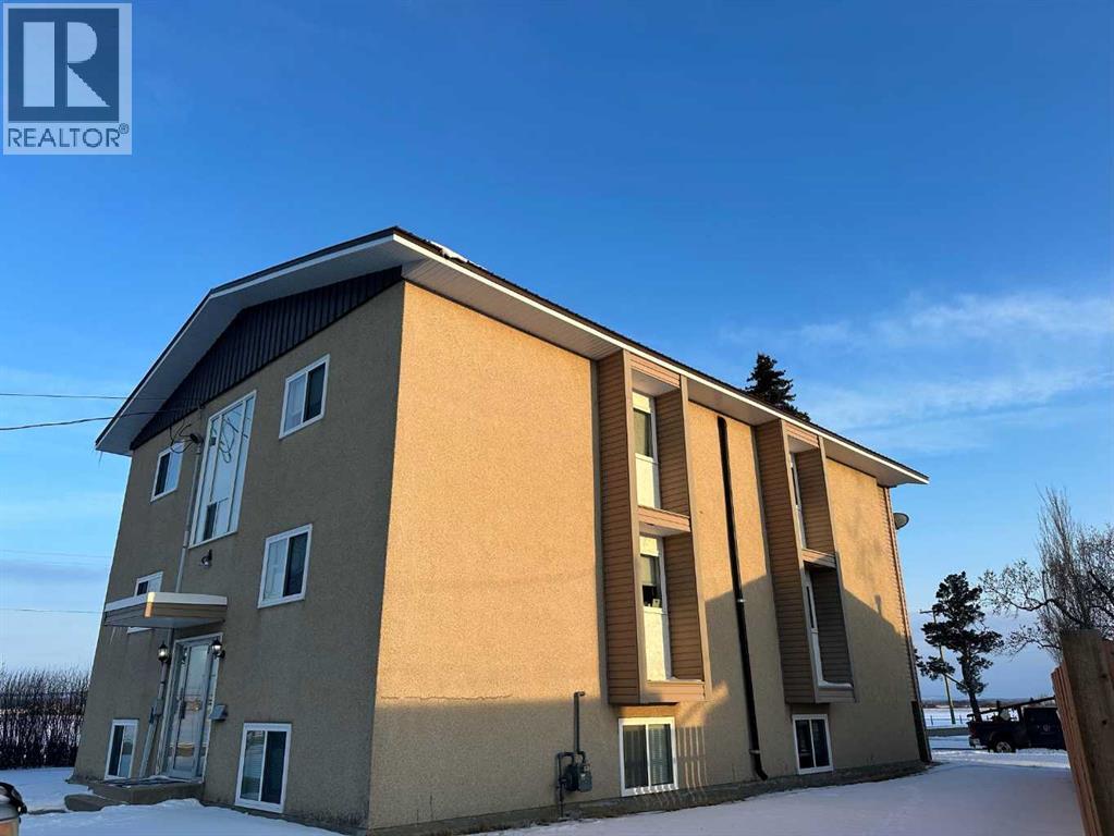 Photo 6 of 1 6 5704 44 Avenue, Lacombe AB