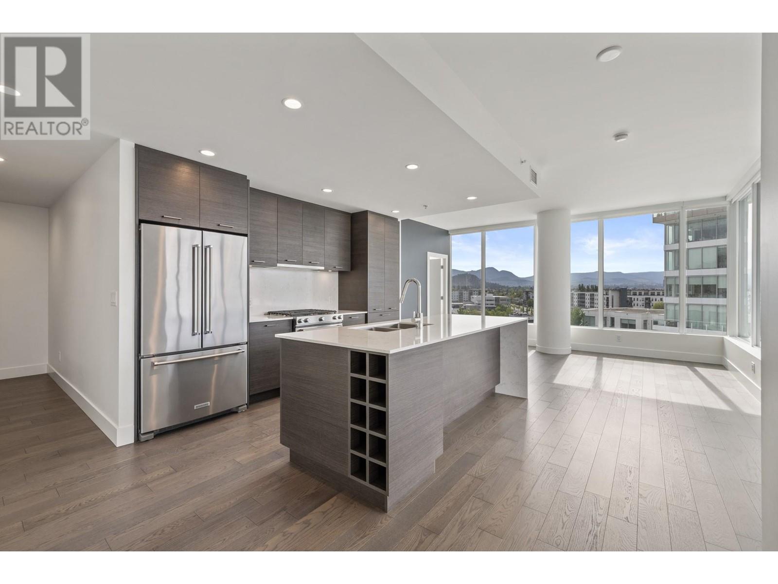 #704 1181 SUNSET DRIVE - 10