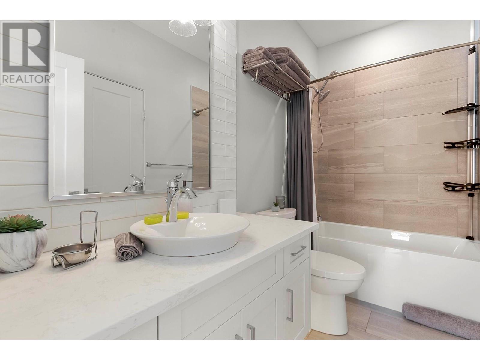  6749 La Palma Loop, Kelowna