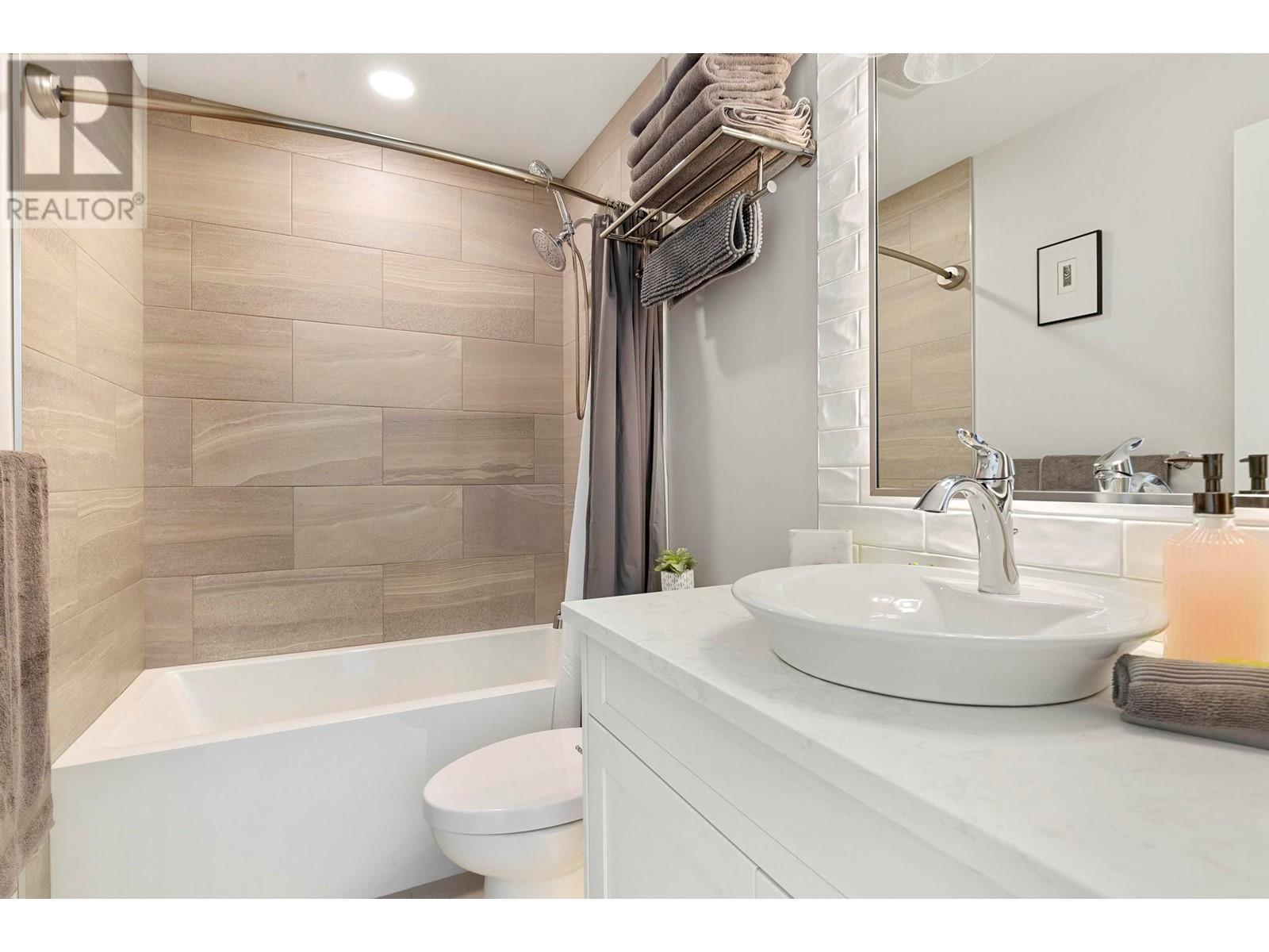  6749 La Palma Loop, Kelowna