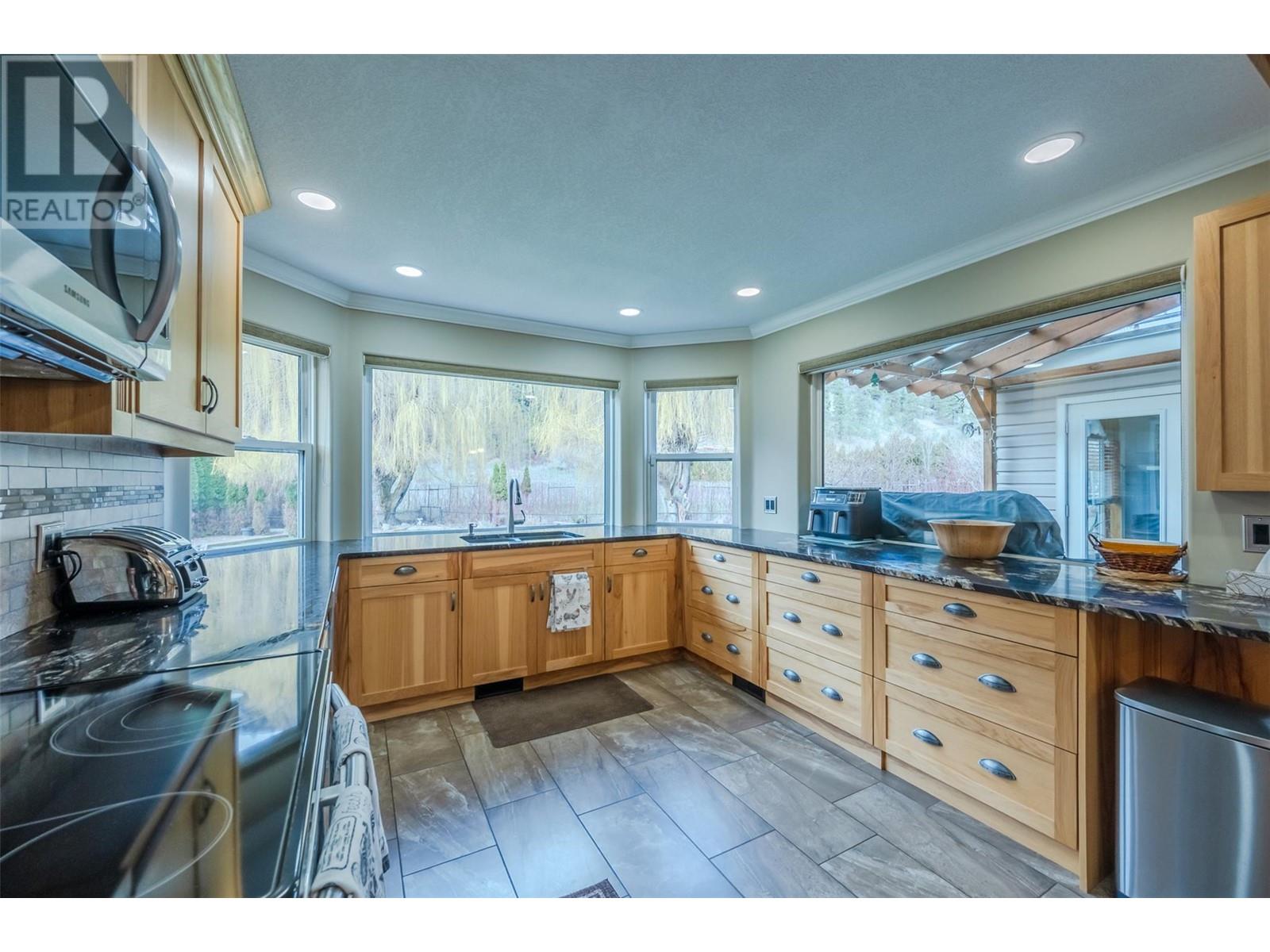 16612 Garnet Valley Road, Summerland