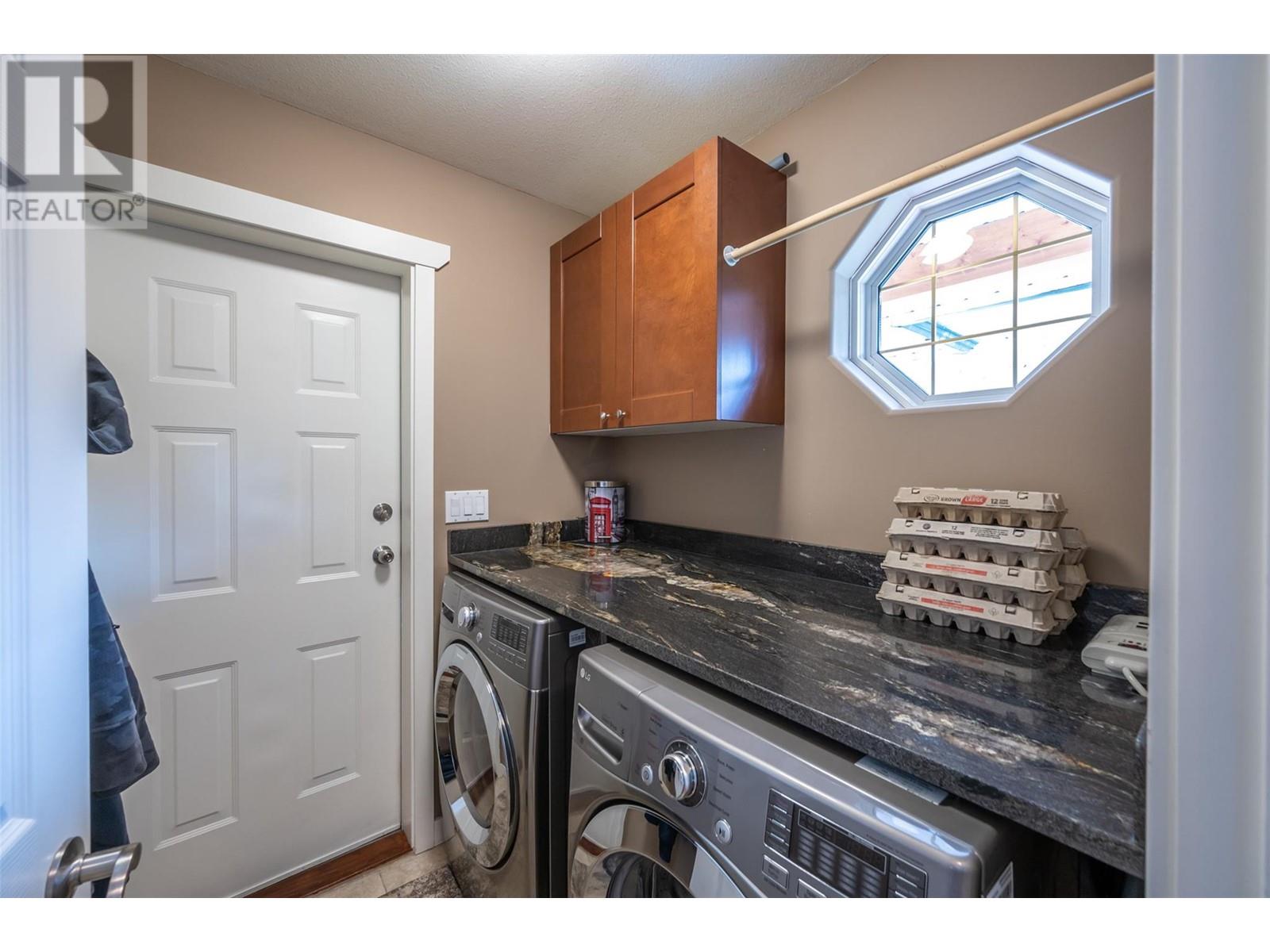 16612 Garnet Valley Road, Summerland