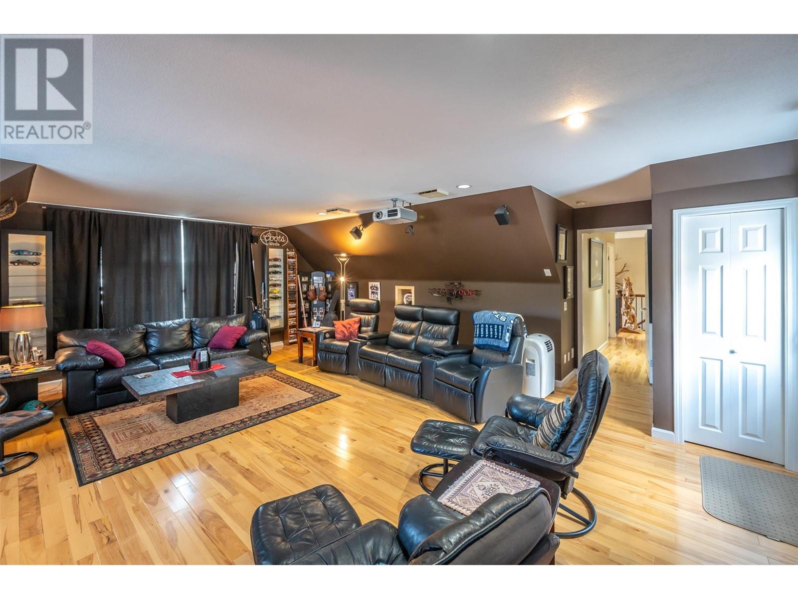 16612 Garnet Valley Road, Summerland