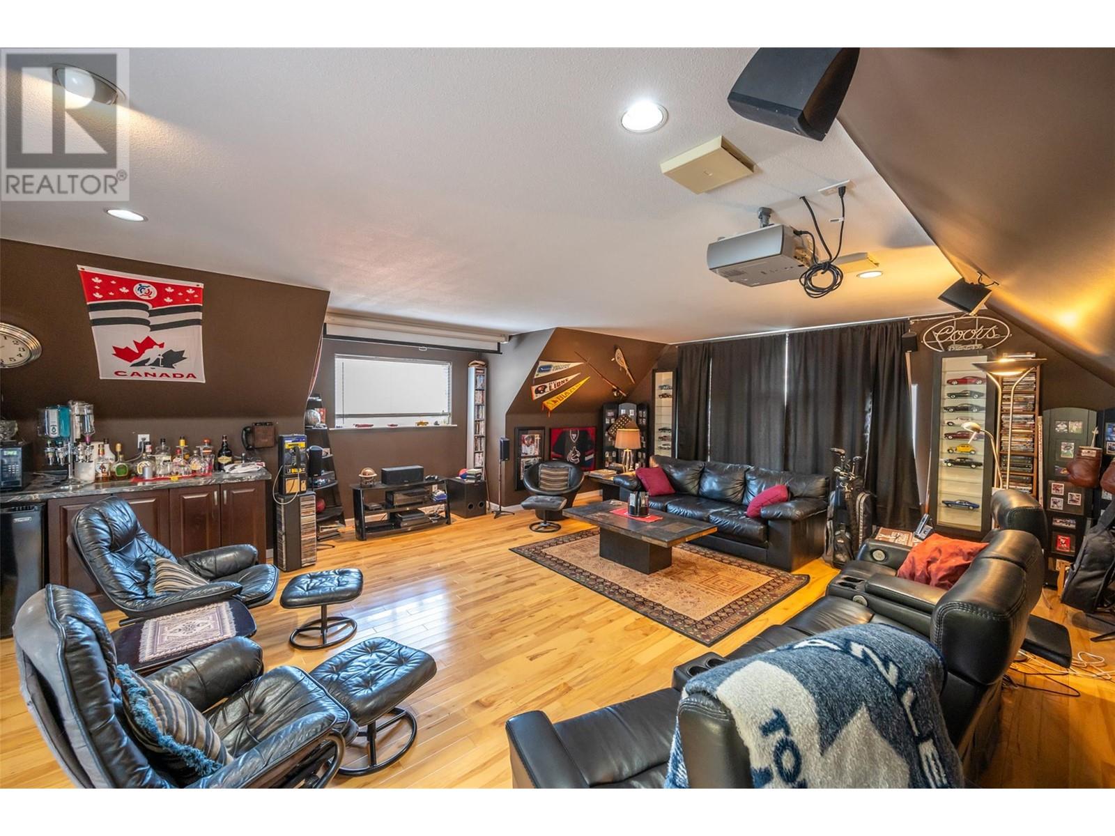 16612 Garnet Valley Road, Summerland