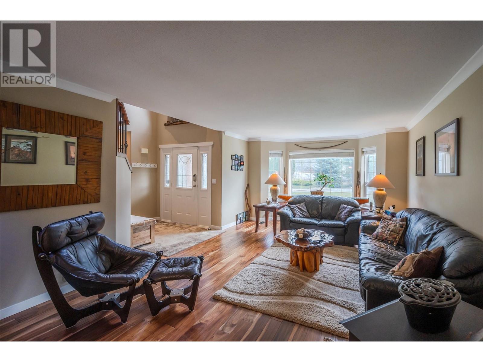 16612 Garnet Valley Road, Summerland