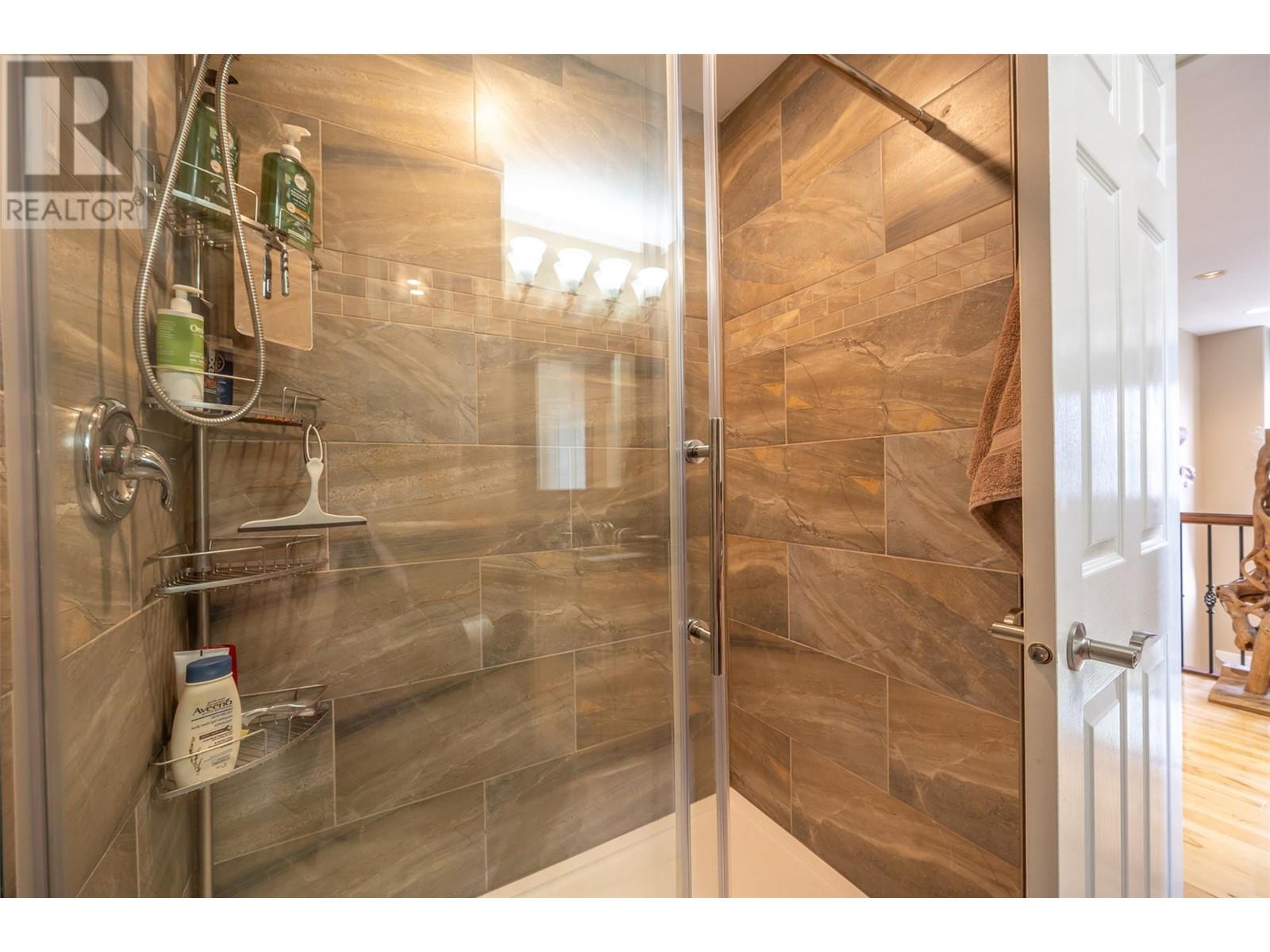 16612 Garnet Valley Road, Summerland