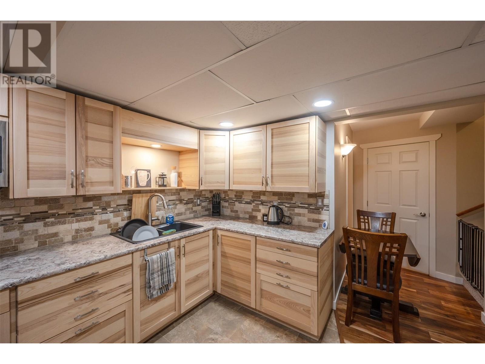16612 Garnet Valley Road, Summerland