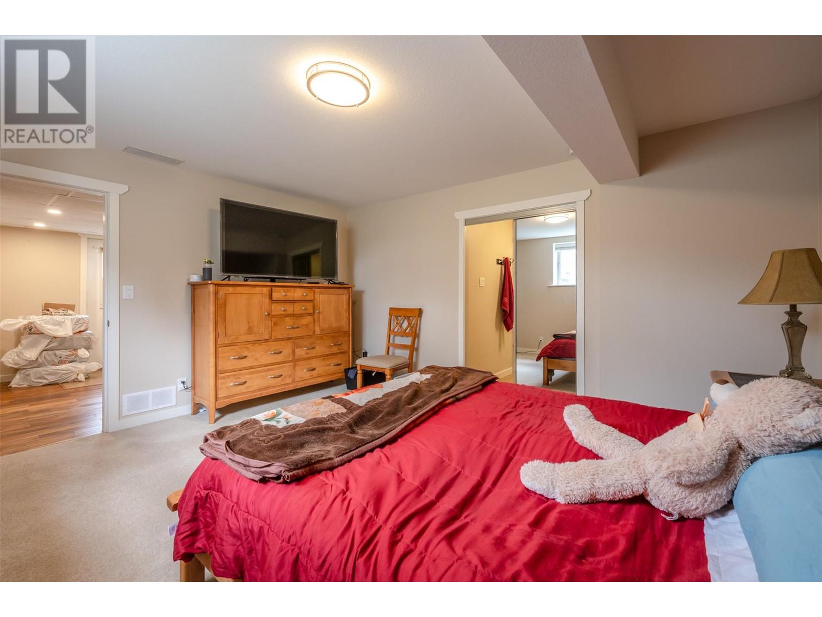 16612 Garnet Valley Road, Summerland