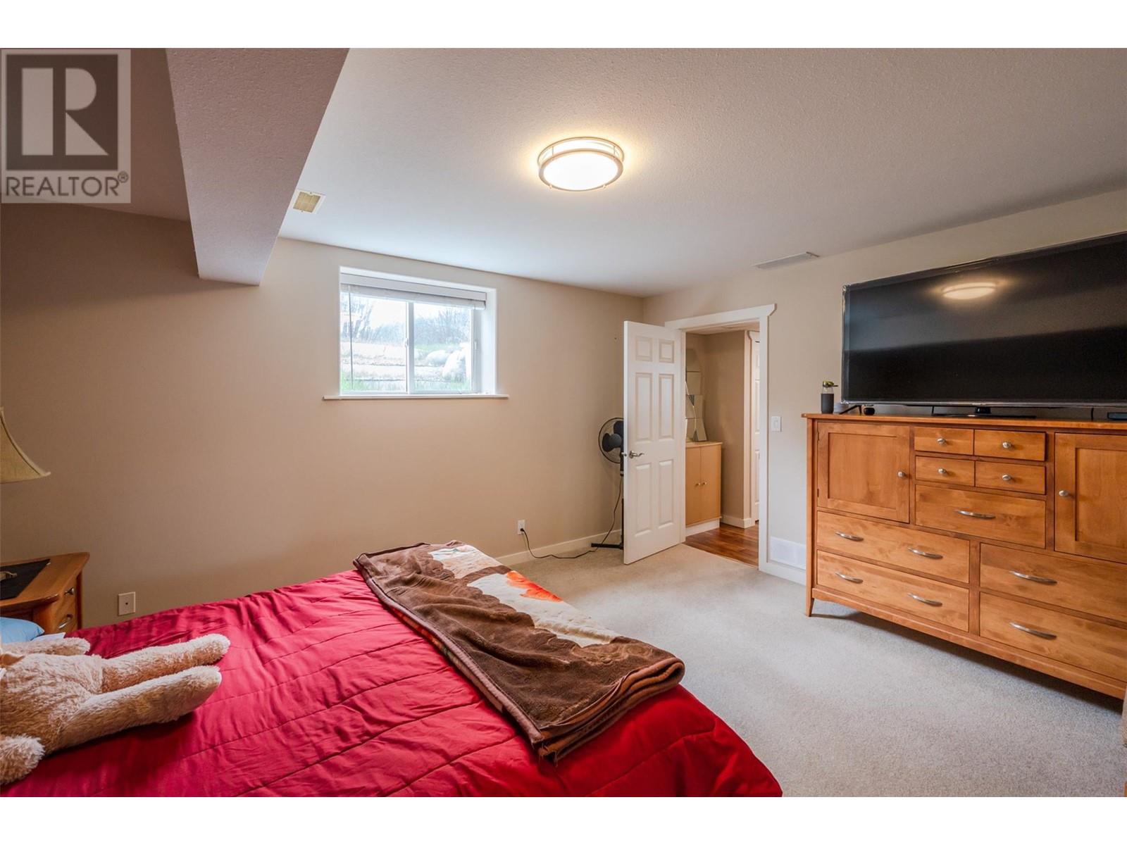16612 Garnet Valley Road, Summerland