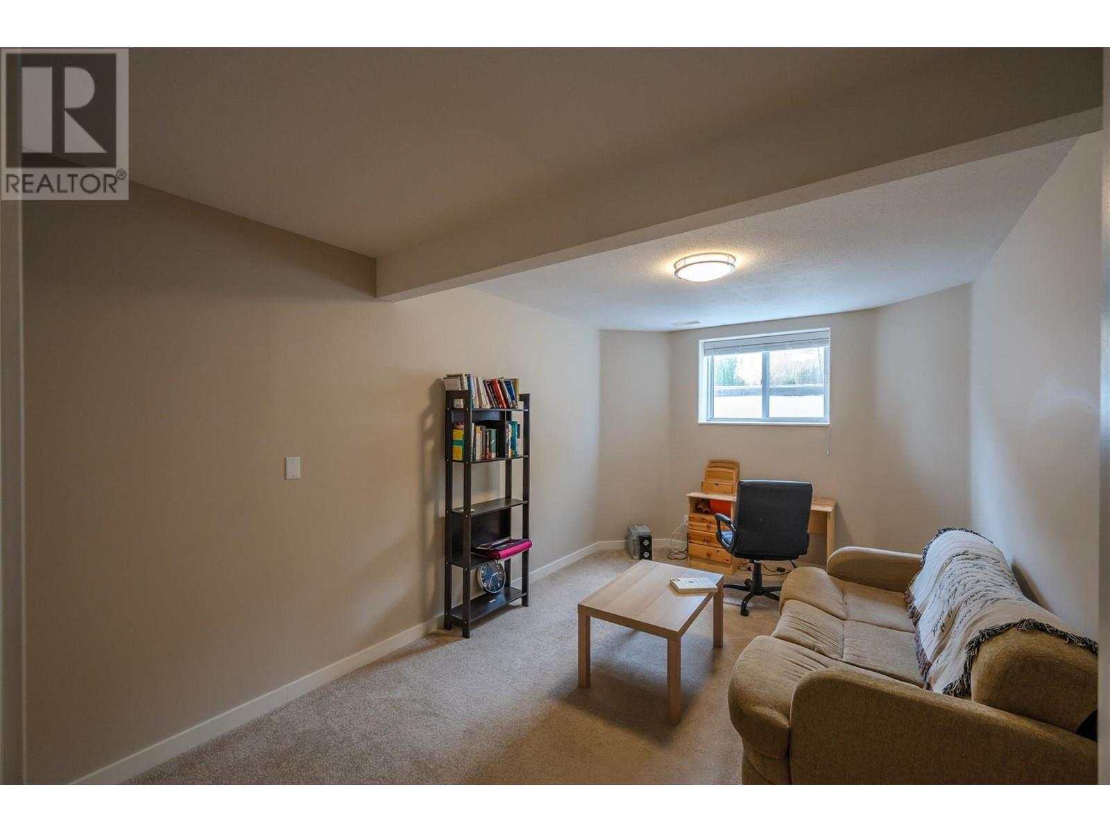 16612 Garnet Valley Road, Summerland