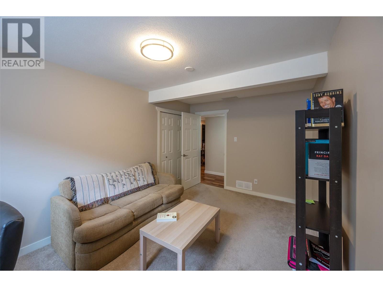 16612 Garnet Valley Road, Summerland