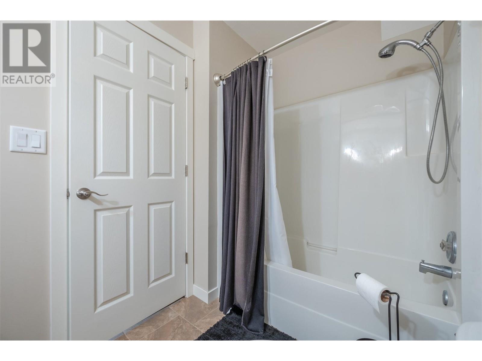 16612 Garnet Valley Road, Summerland