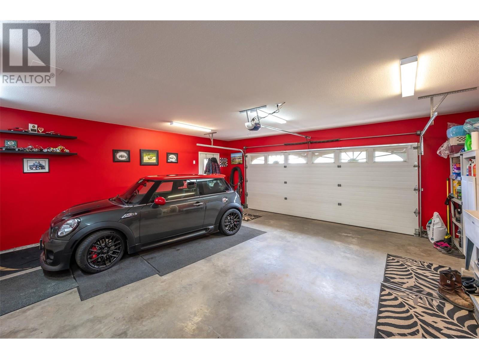 16612 Garnet Valley Road, Summerland