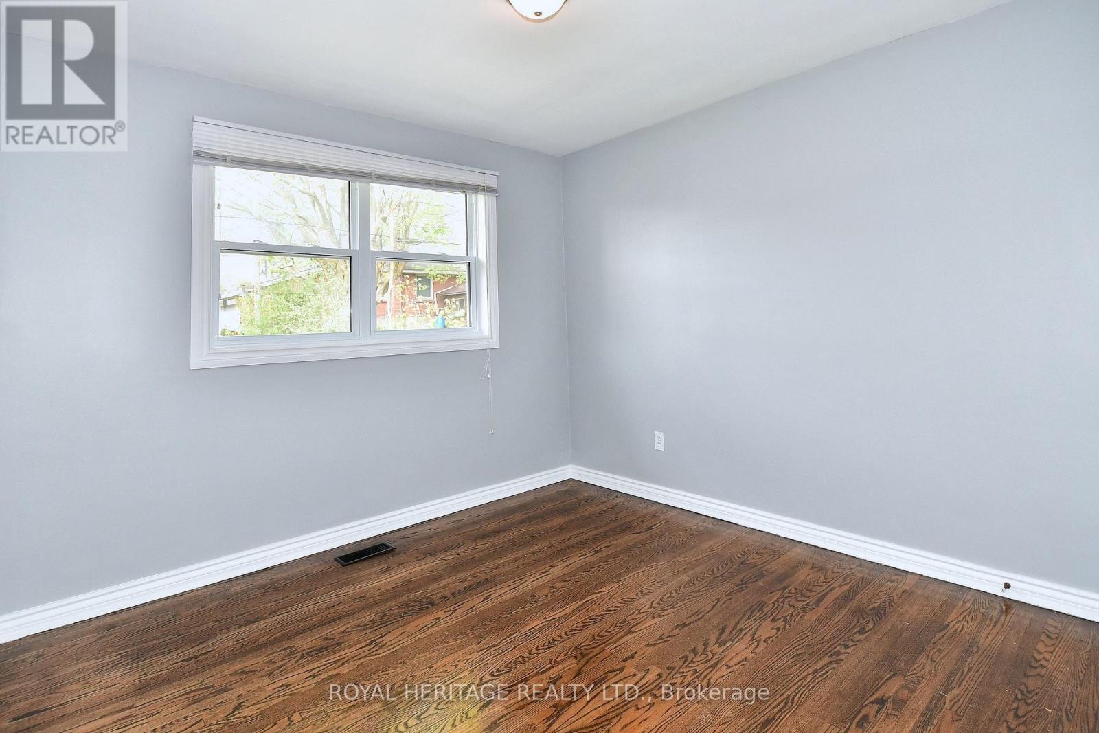 Photo 12 of 819 Brookdale Crescent, Peterborough North ON