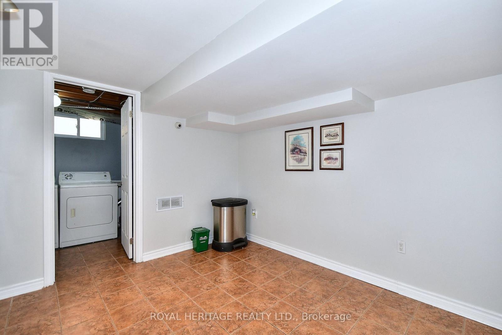 Photo 23 of 819 Brookdale Crescent, Peterborough North ON