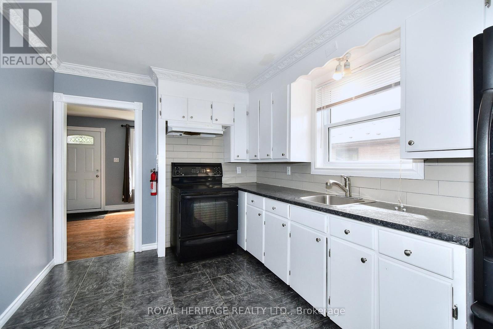 Photo 9 of 819 Brookdale Crescent, Peterborough North ON