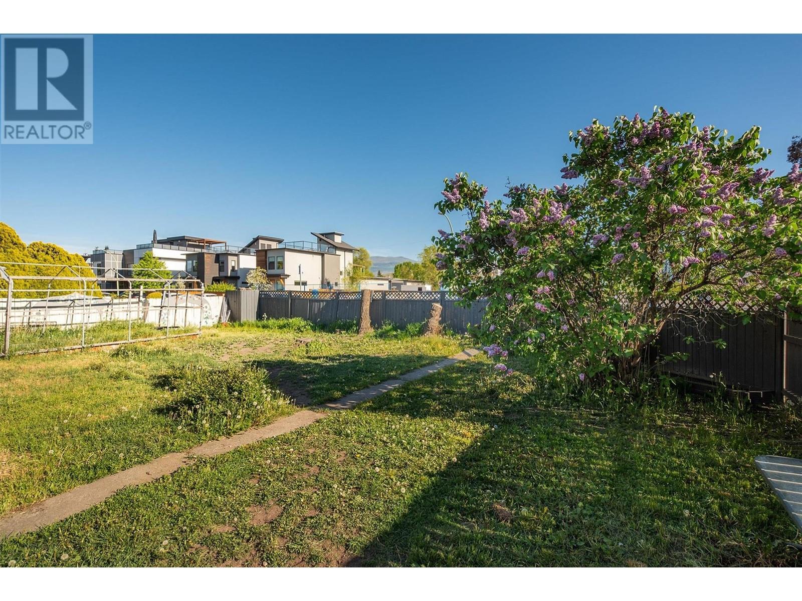  530 Patterson Avenue, Kelowna