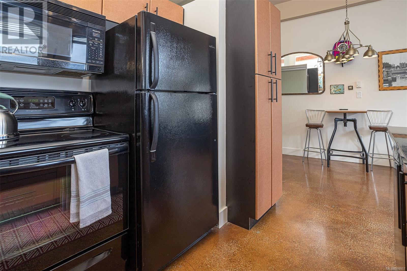 213 599 Pandora Avenue, Victoria