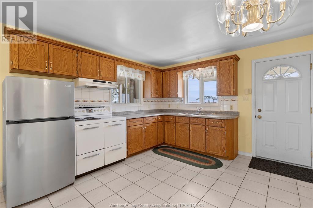 Photo 12 of 156 Lakeshore, Leamington ON
