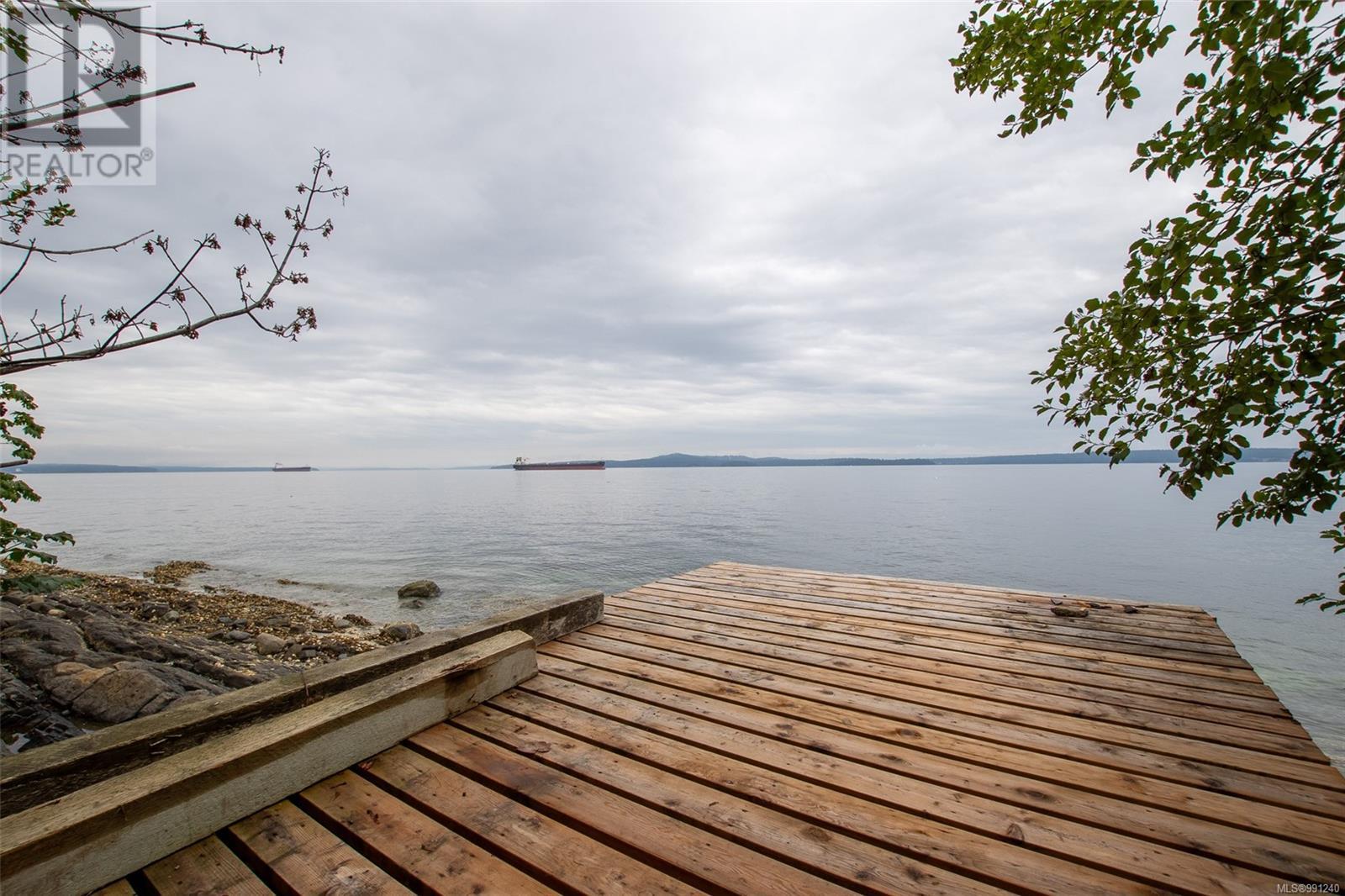 10043 Beach Dr, Chemainus