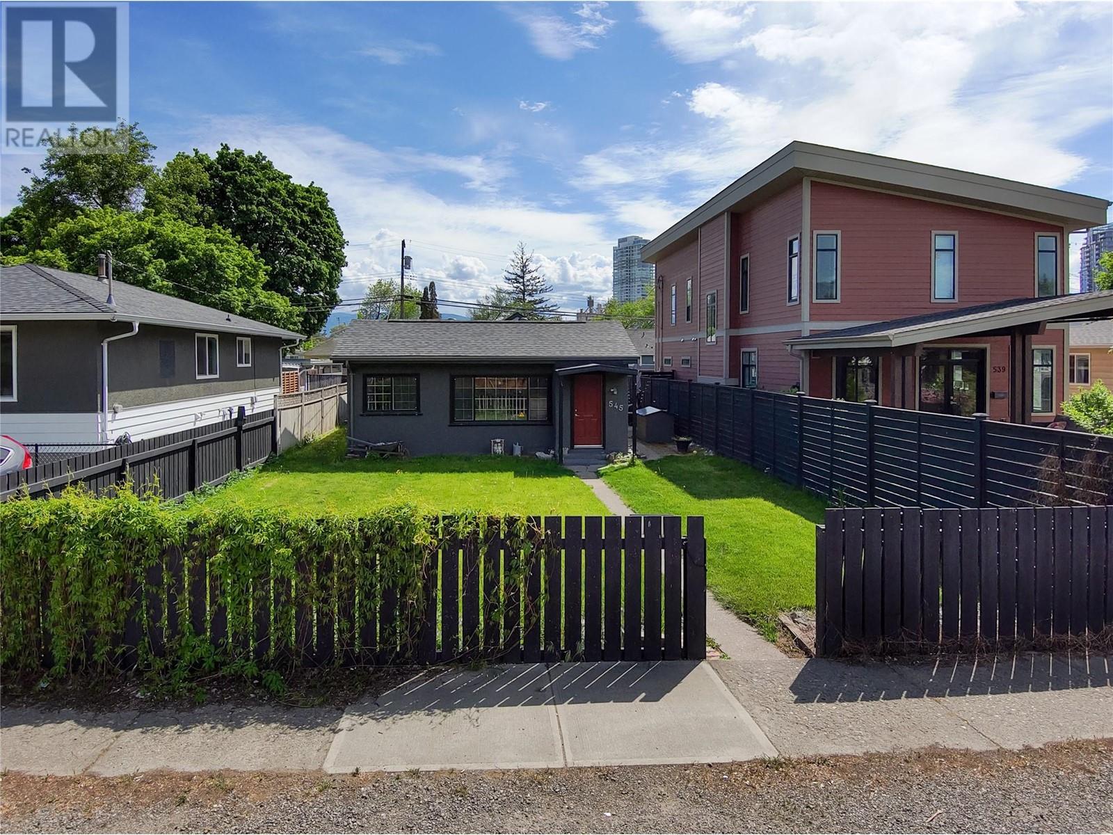 545 Roanoke Avenue, Kelowna