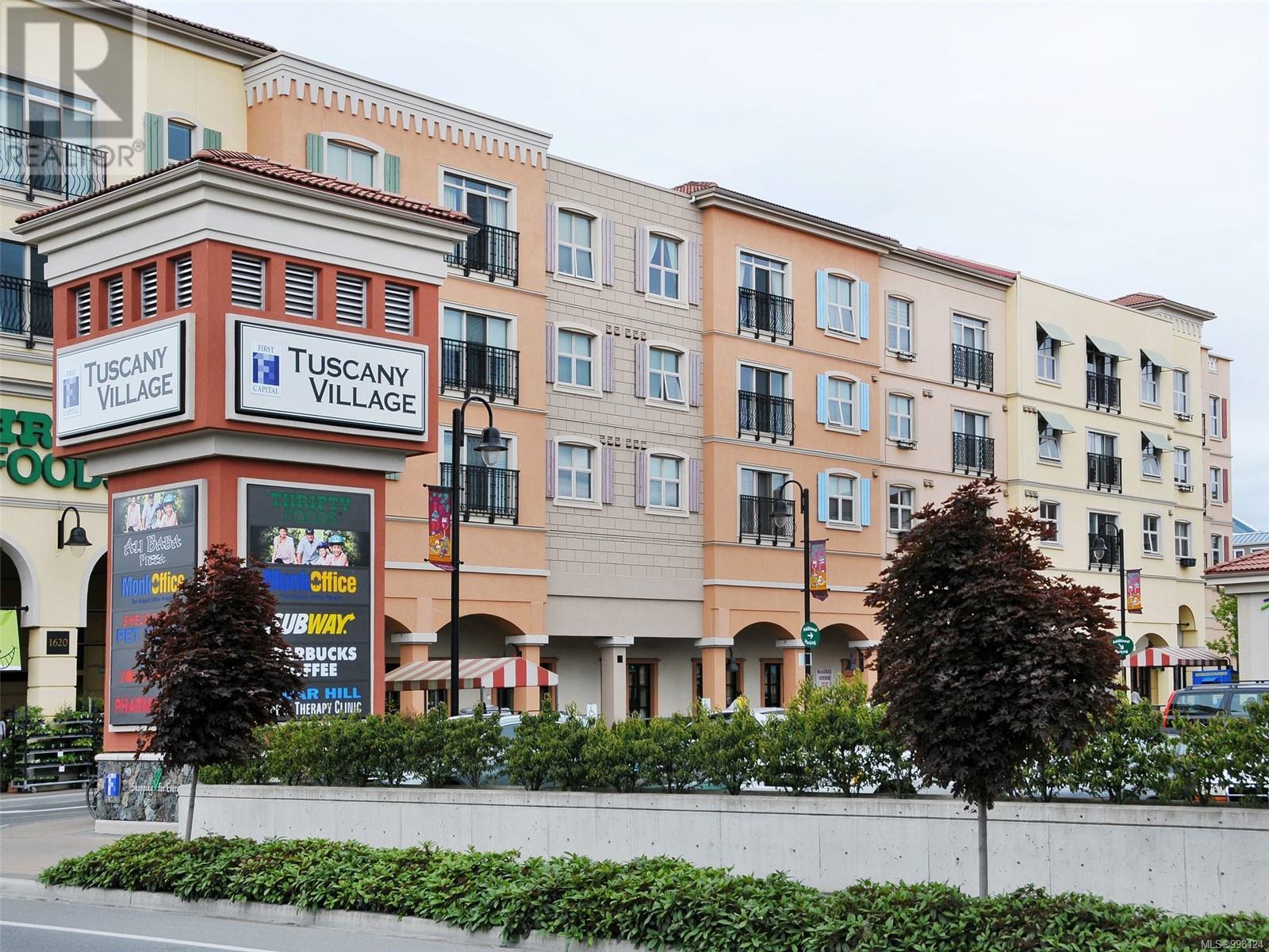 9 3955 Oakwinds Street, Saanich