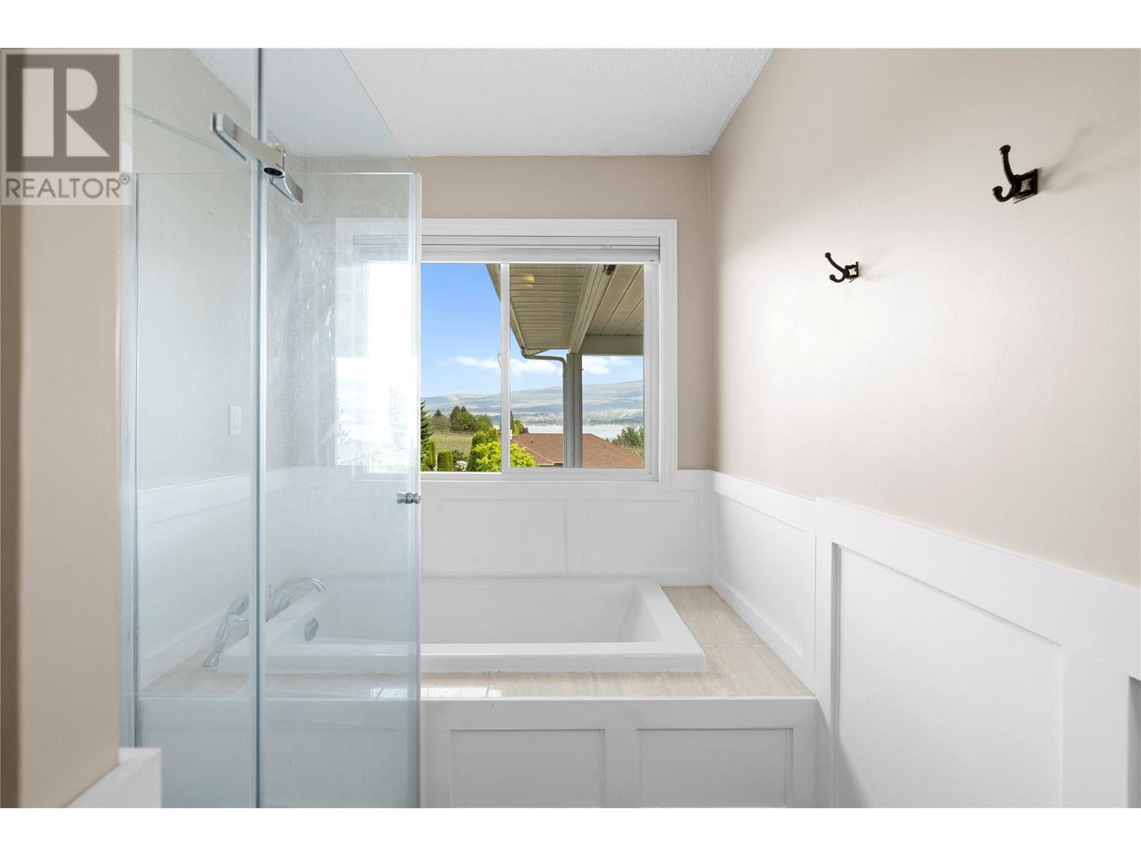  1064 Kelly Drive, West Kelowna