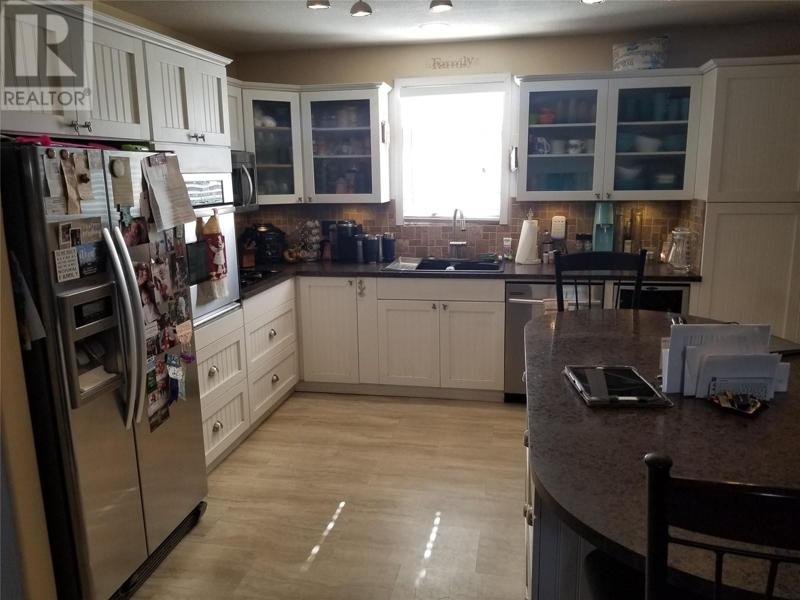 Photo 17 of 721 725 Shuswap Avenue, Chase BC