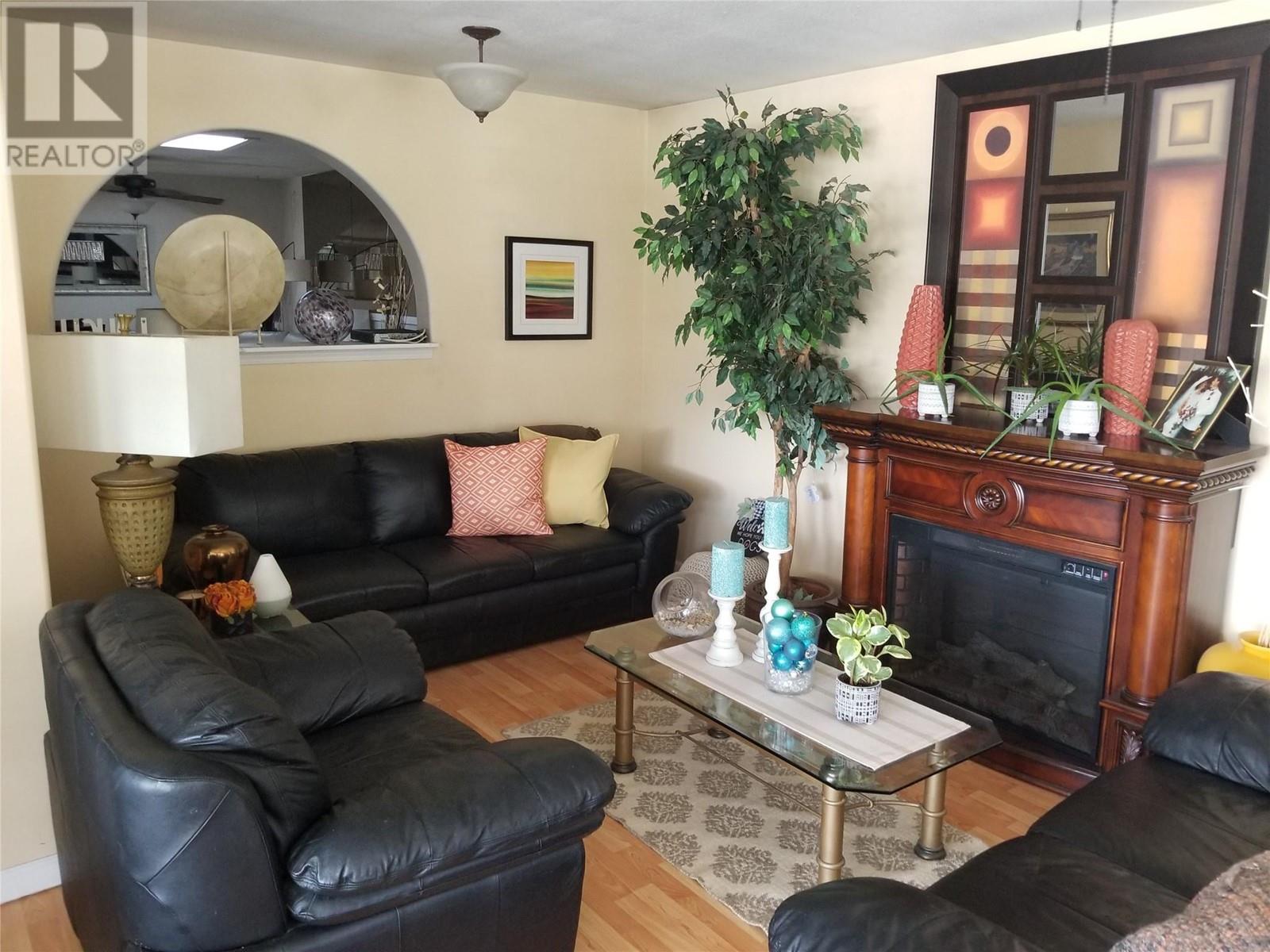 Photo 14 of 721 725 Shuswap Avenue, Chase BC