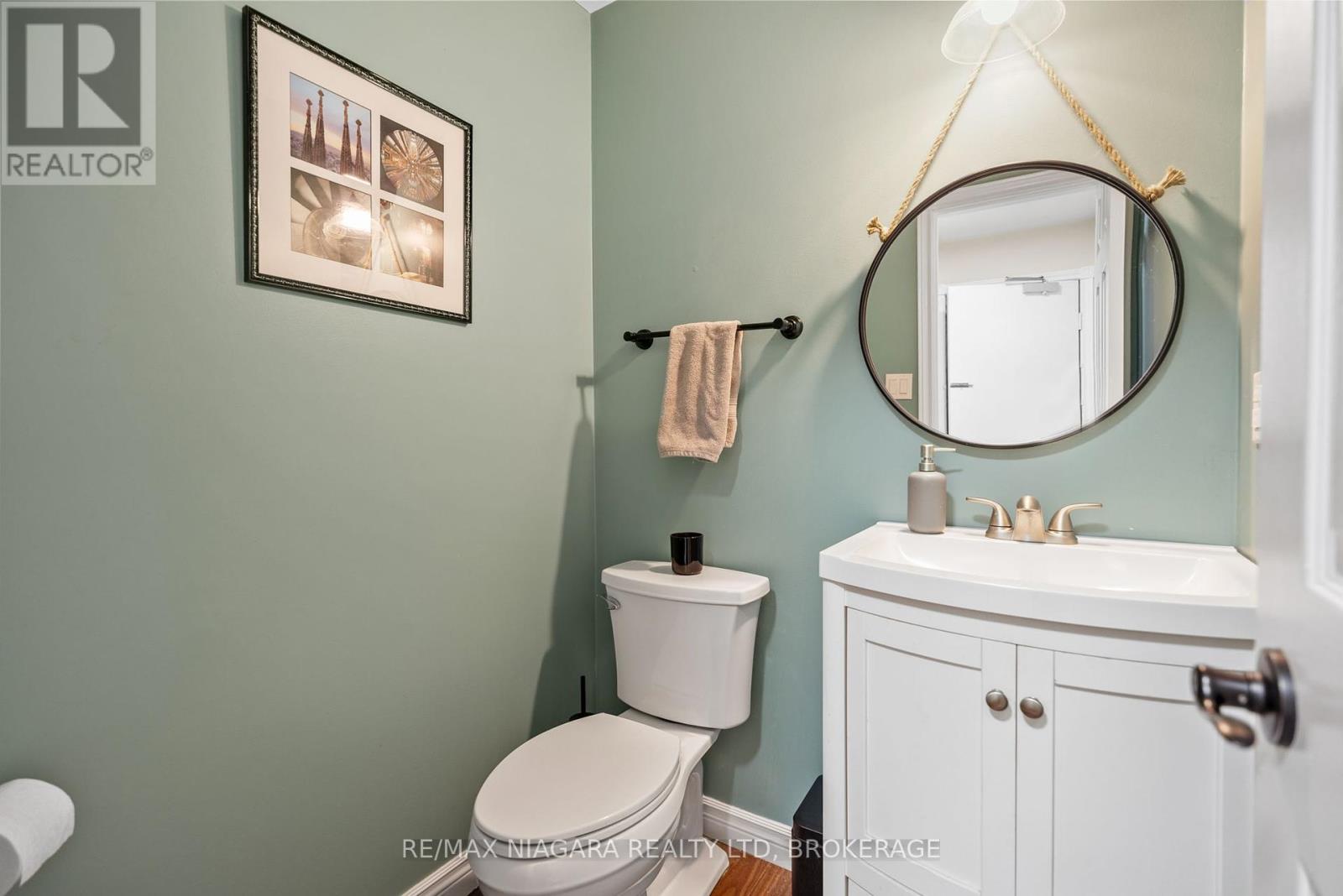 Photo 9 of 514 King Street, Niagaraonthelake ON