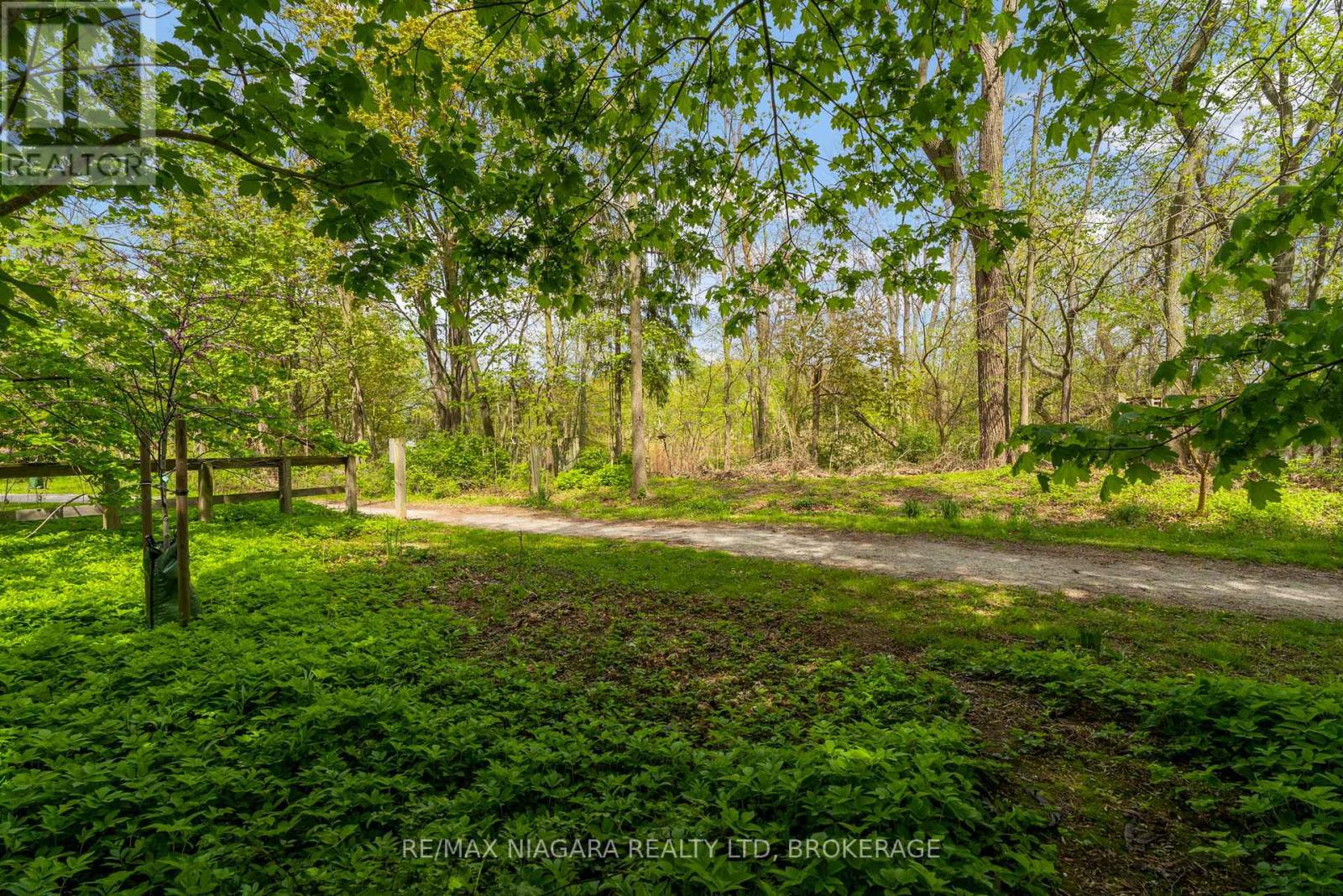 Photo 2 of 514 King Street, Niagaraonthelake ON