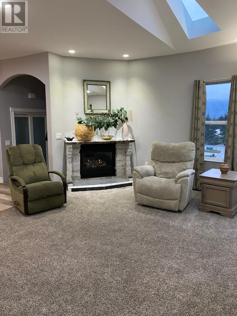  2860 15 Avenue Northeast, Salmon Arm