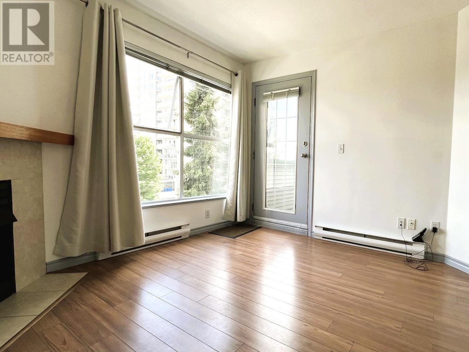 Photo 12 of 403 509 Carnarvon Street, New Westminster BC