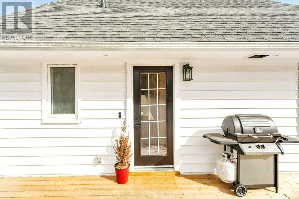 Single Family House for Sale in   Avenue Mountview Red Deer 