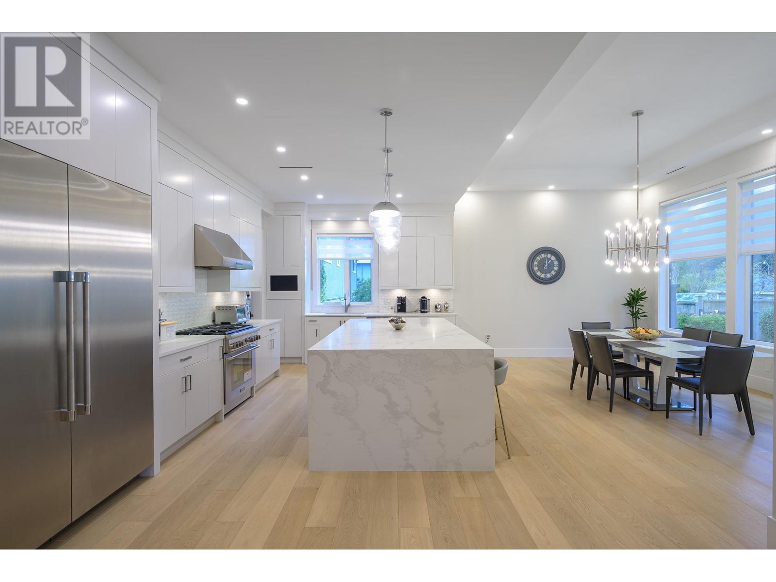 864 PACIFIC Drive, Delta