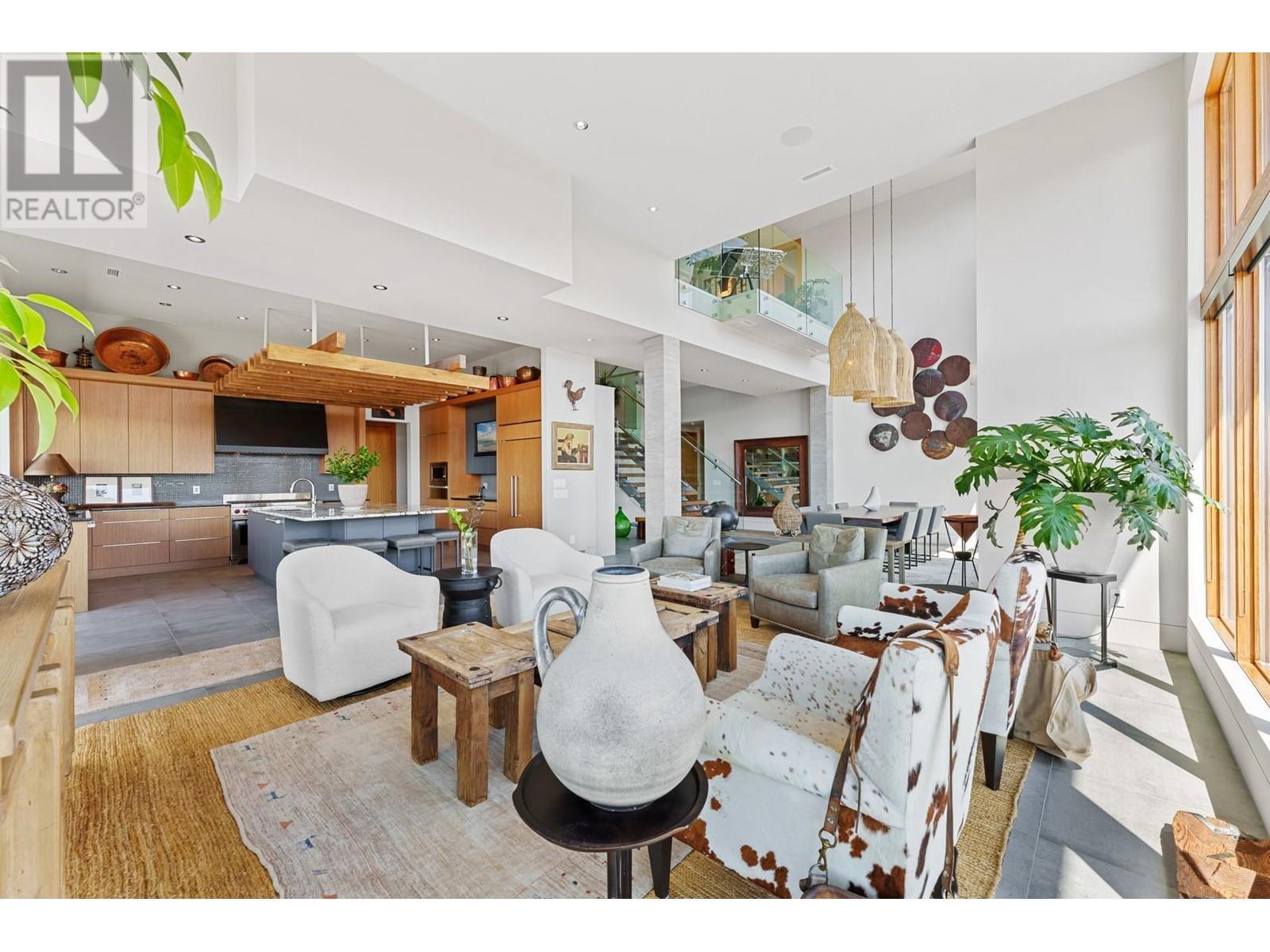 733 Forestridge Lane, Kelowna