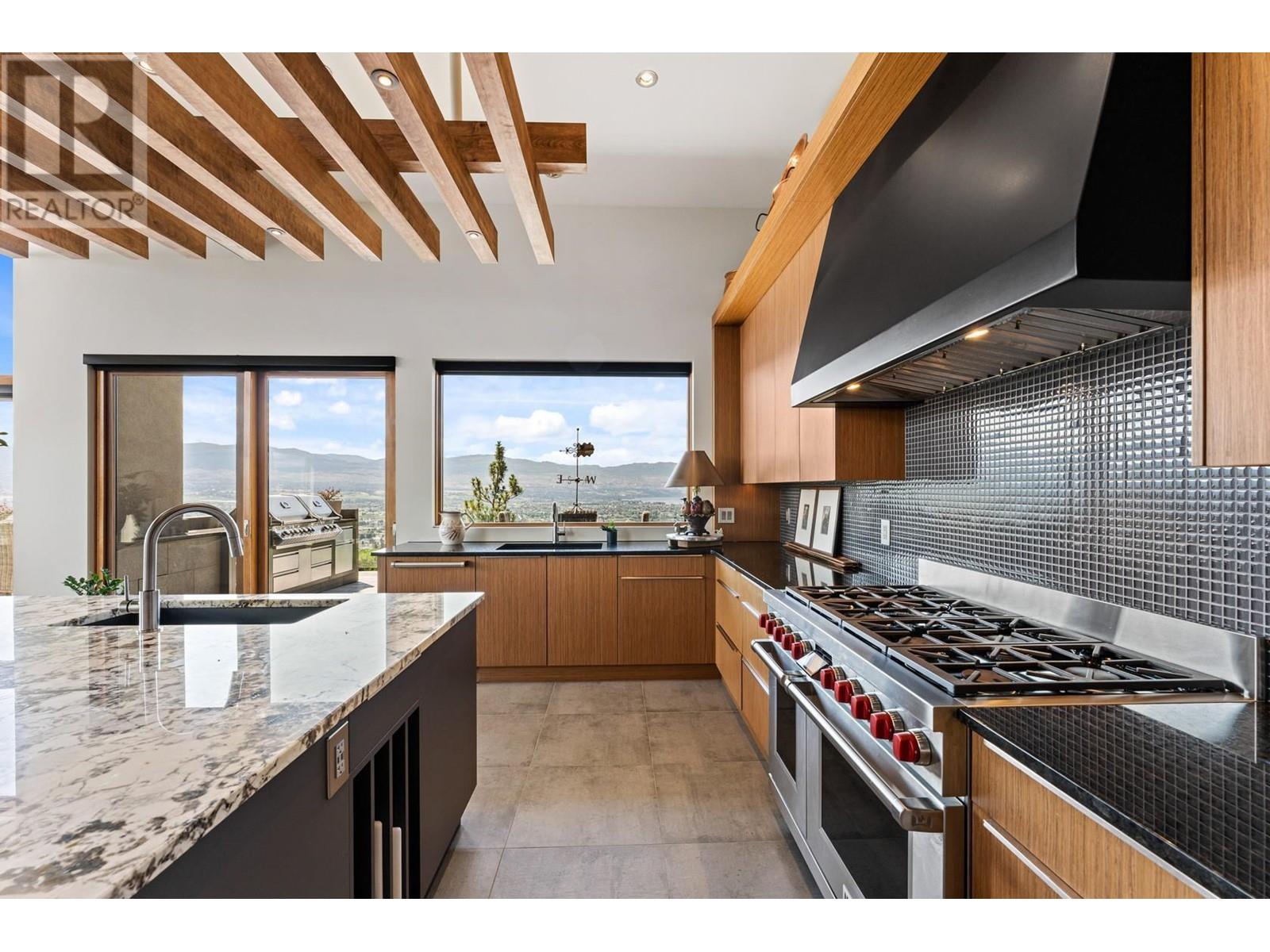 733 Forestridge Lane, Kelowna