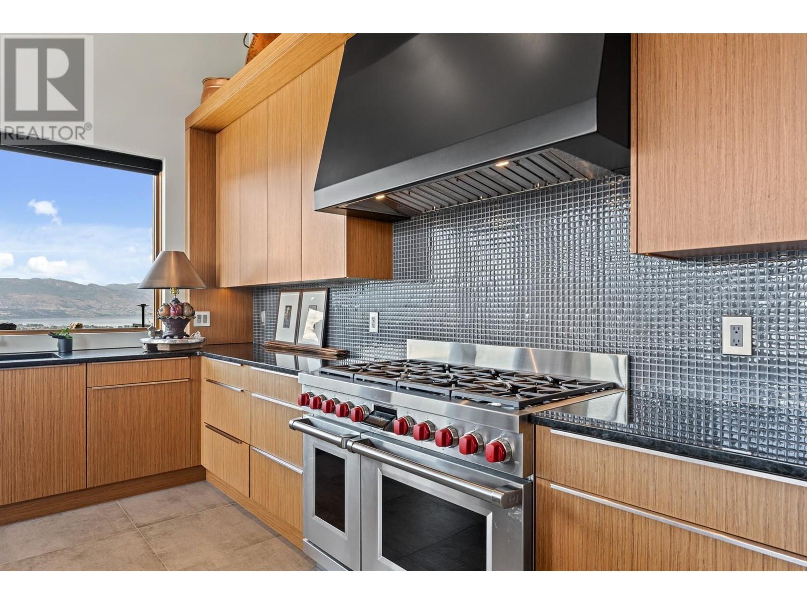 733 Forestridge Lane, Kelowna