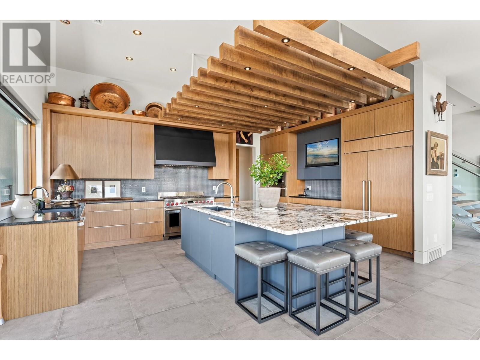 733 Forestridge Lane, Kelowna