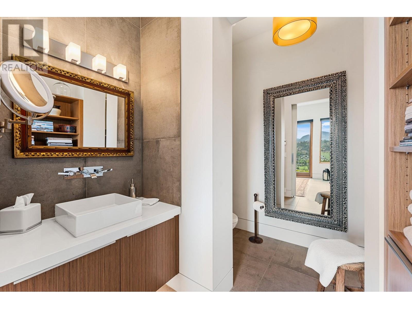 733 Forestridge Lane, Kelowna