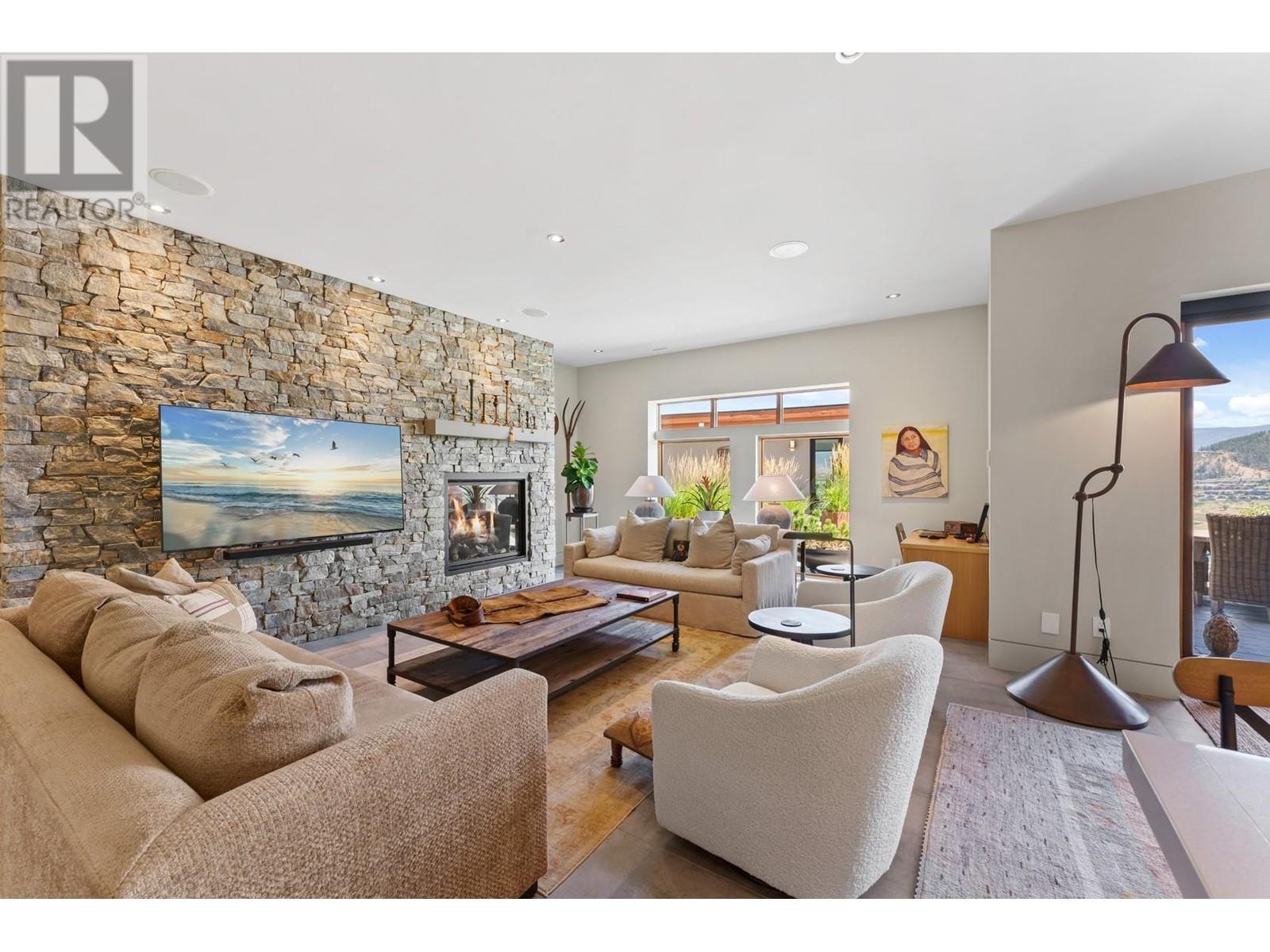 733 Forestridge Lane, Kelowna