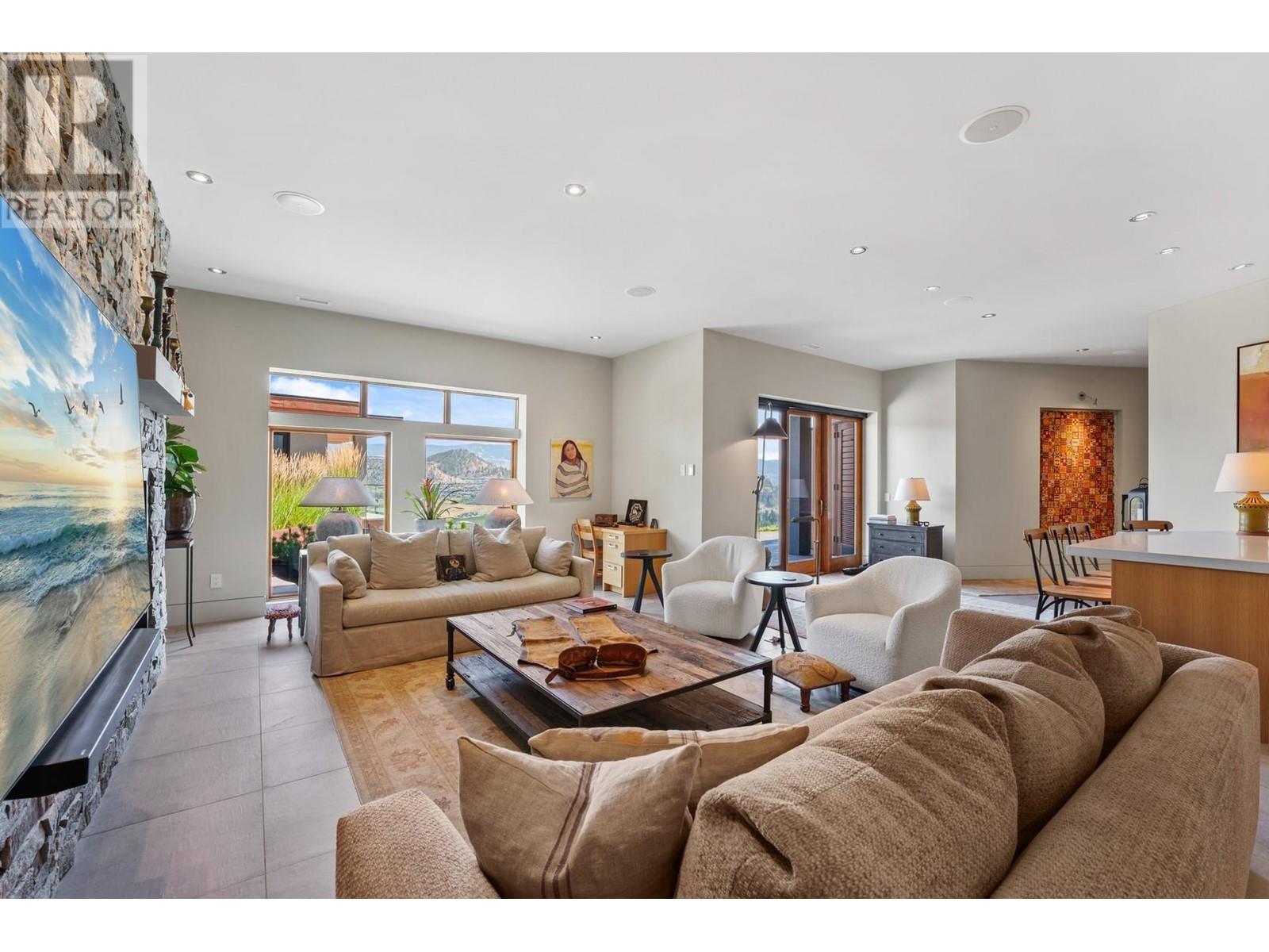 733 Forestridge Lane, Kelowna